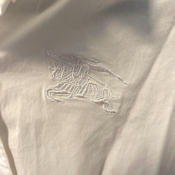 Burberry long sleeve women’s size M button down dress shirt - Picture 3 of 4